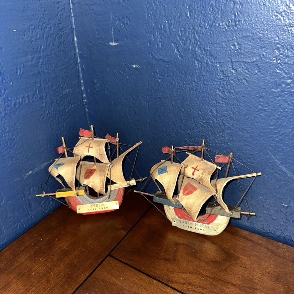 Vintage Santa Maria And Pinta Wood Ships Small Set Of 2 Measures 6X5
